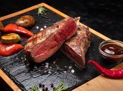 cтейк з витриманої яловичини  100 г